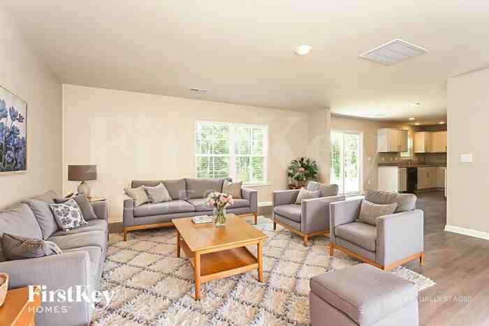 141 Preston Oak Dr - Photo 3 of 19