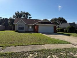 featured image of 2715 Summertree Ln