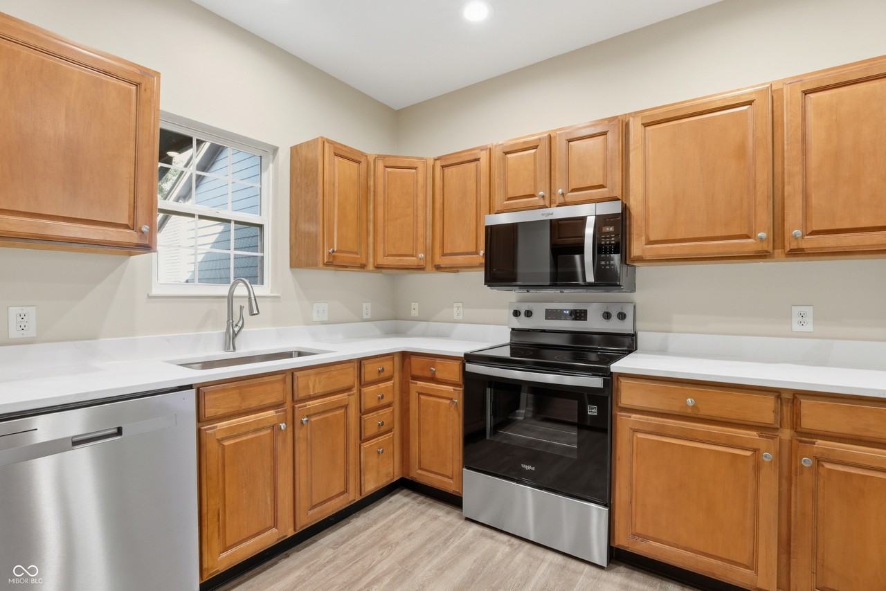 9201 Wadsworth Ct - Photo 6 of 17