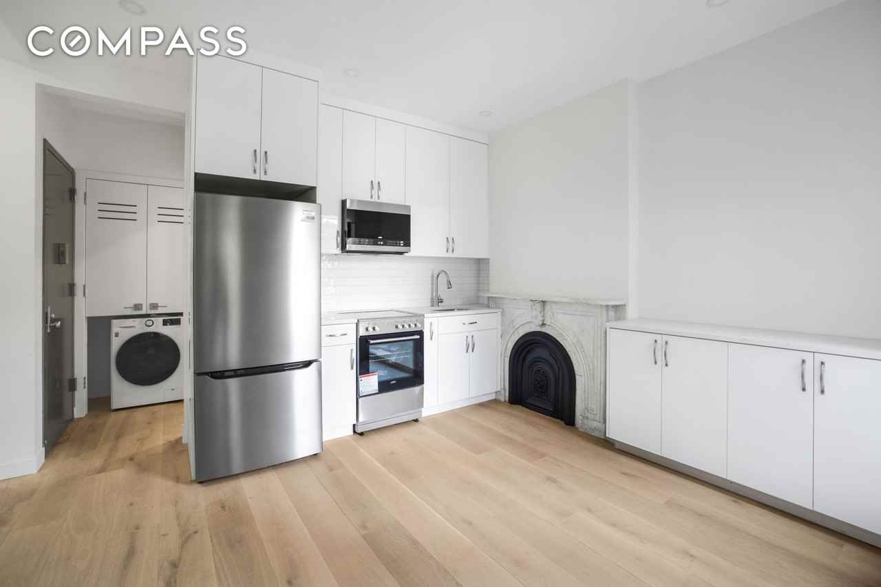 94 6th Avenue #3R - Photo 2 of 11