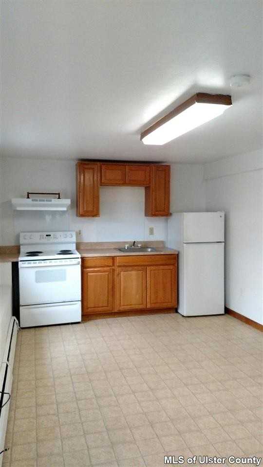 1136 Albany Post Rd - Photo 3 of 7