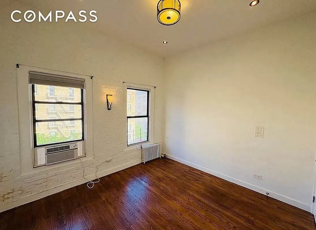 1481 York Avenue #3 - Photo 4 of 8