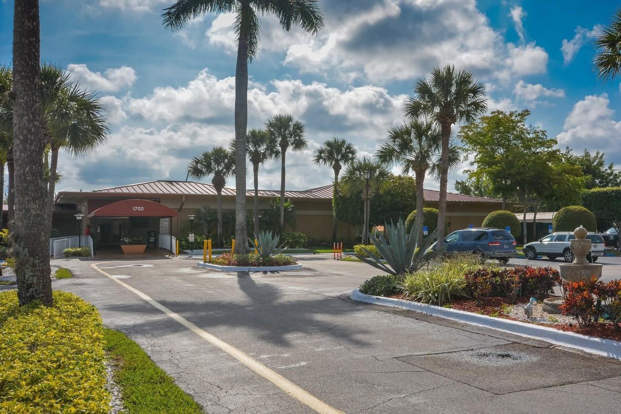 477 Lake Dora Drive - Photo 4 of 28