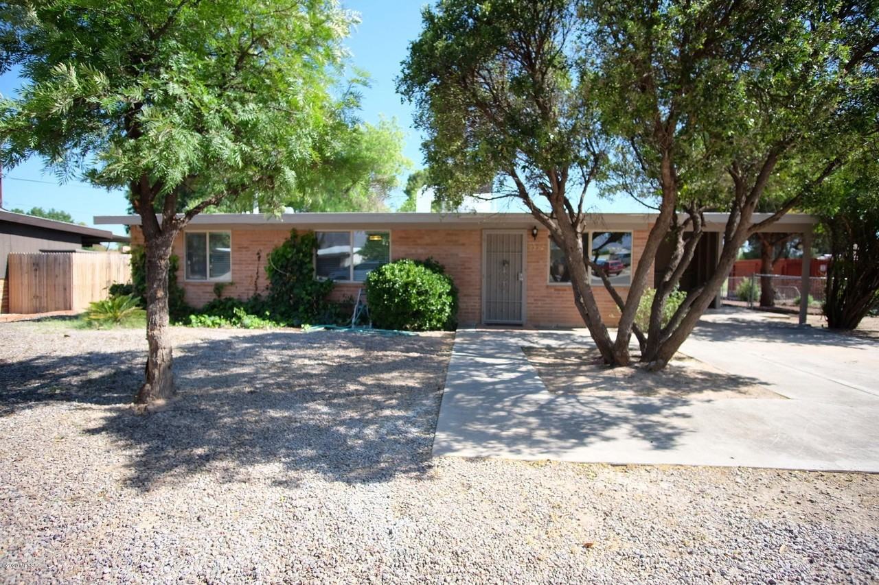 4352 East La Cienega Street