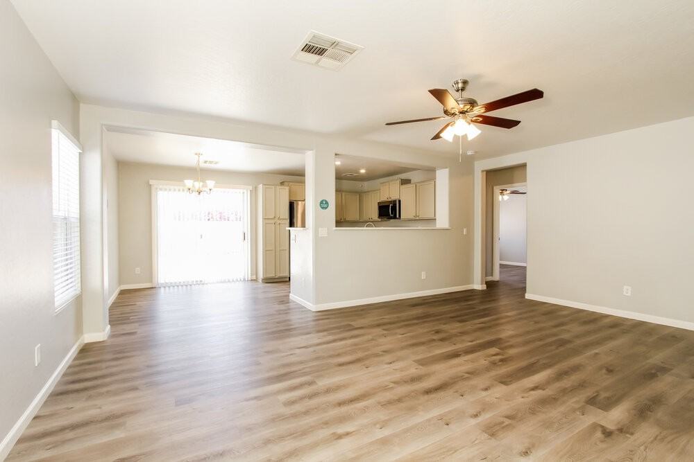 11565 West Carol Avenue - Photo 5 of 16