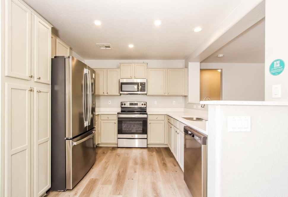 11565 West Carol Avenue - Photo 6 of 16