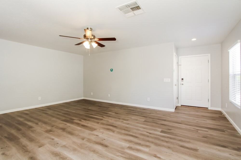 11565 West Carol Avenue - Photo 7 of 16