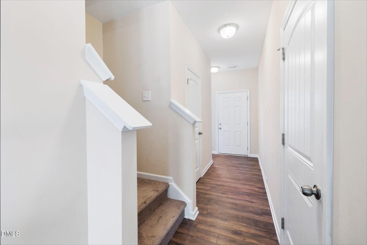 6806 Shane Dr - Photo 4 of 30