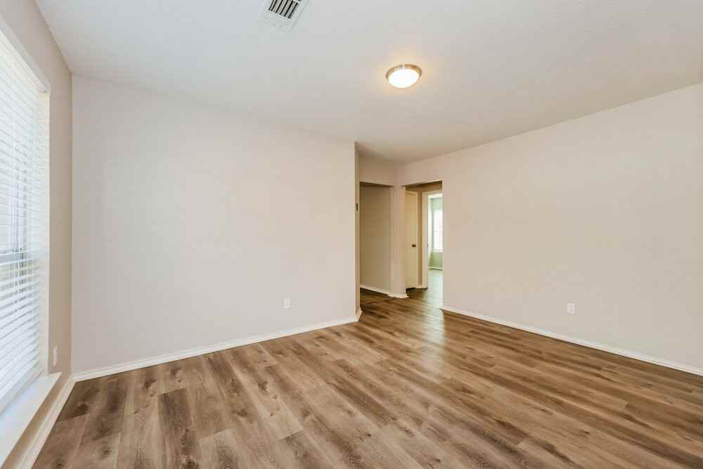 3037 San Martin Dr - Photo 4 of 16