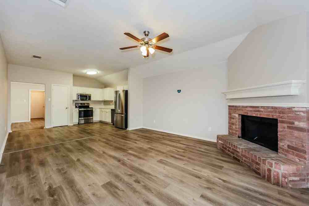 3037 San Martin Dr - Photo 5 of 16