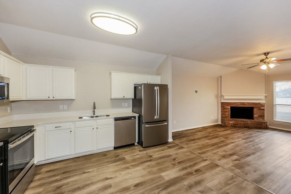3037 San Martin Dr - Photo 6 of 16