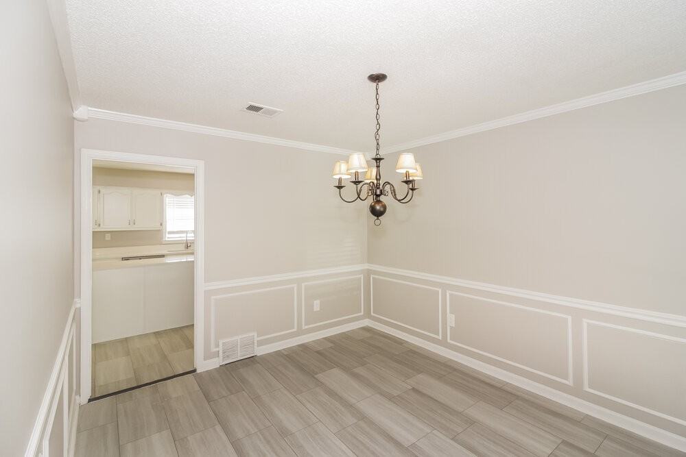 8685 Rhonda Circle South - Photo 5 of 17