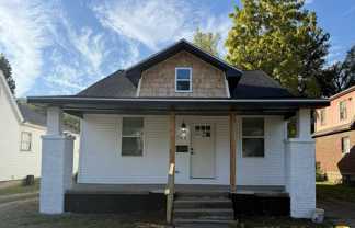 705 E Riverside Dr - Photo 1 of 1
