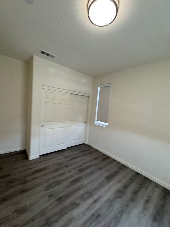 5584 Soria Dr - Photo 5 of 8