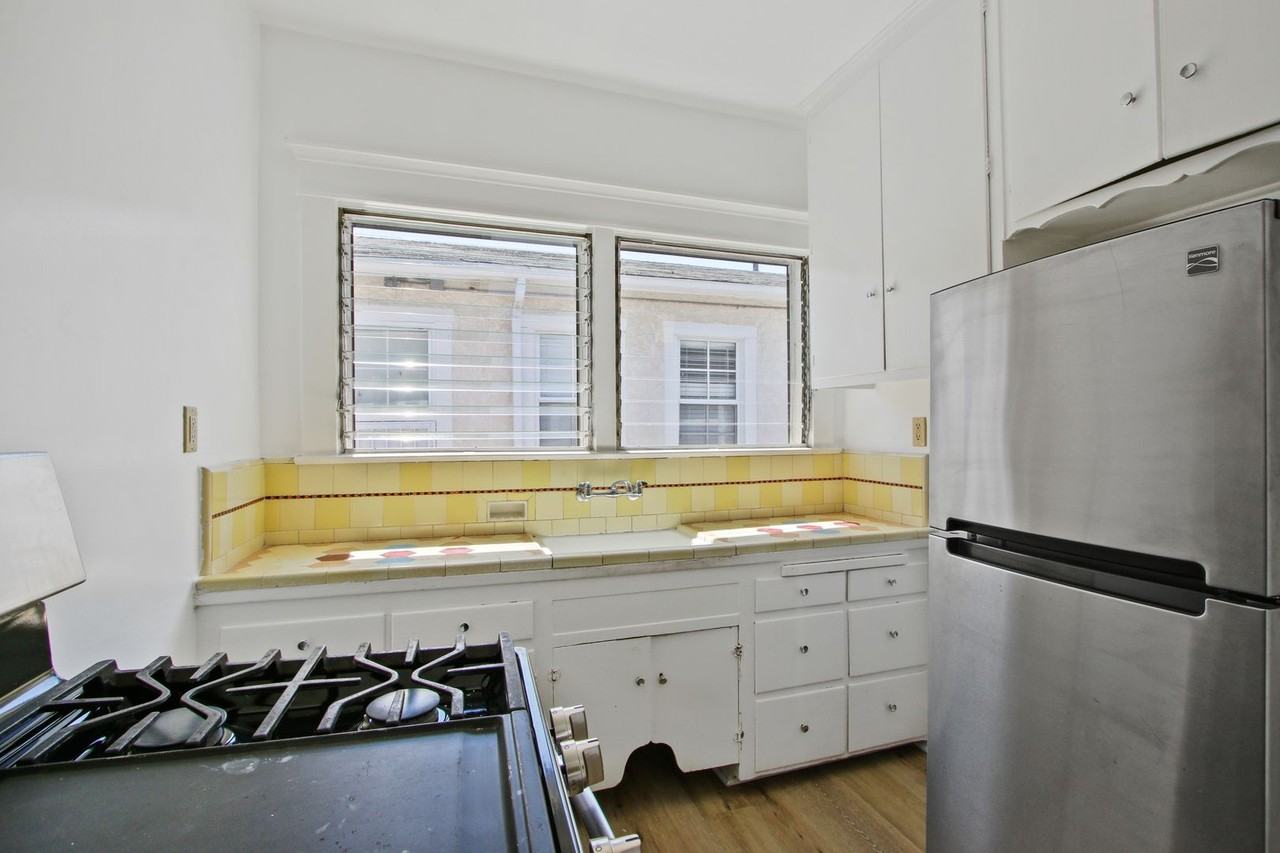 3034 Fairmount St - Photo 6 of 15