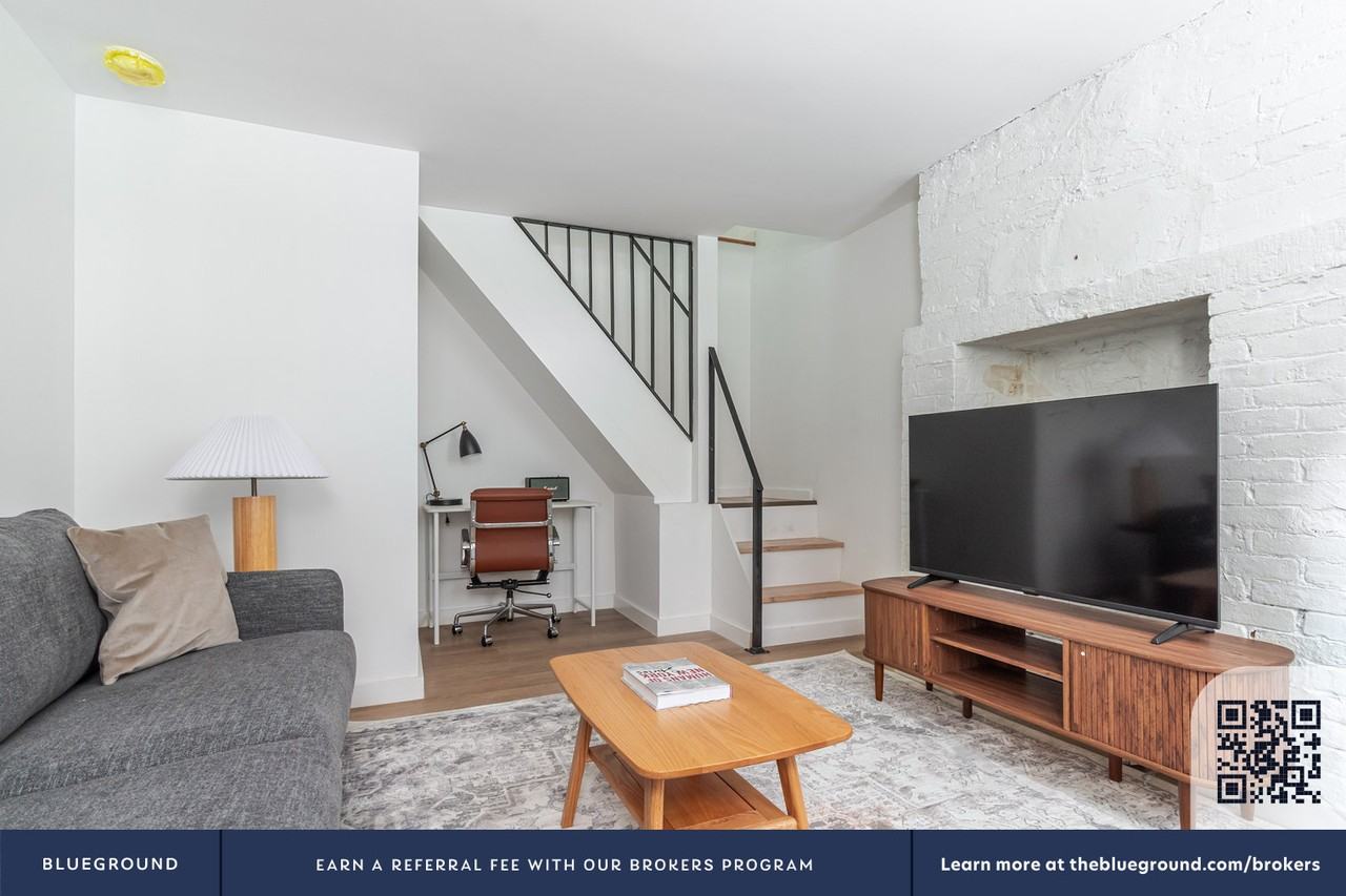 433 Wythe Ave #2082 - Photo 5 of 23