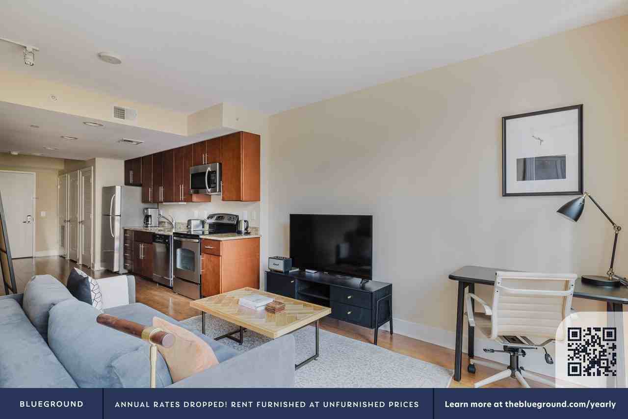 425 L Street Northwest #929 - Photo 4 of 31