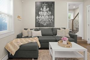 featured image of 3835 Dumfries St