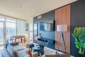 featured image of 18 W Monroe St