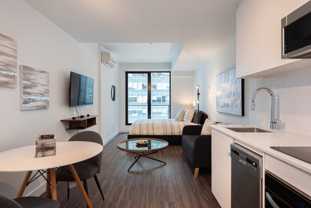 1288 Av Des Canadiens-De-Montréal - Photo 1 of 1