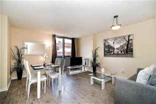 1253 Av De L'Hôtel-De-Ville - Photo 1 of 1