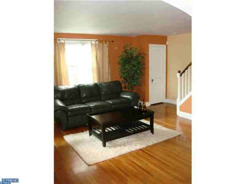 229 Hazelwood Rd - Photo 2 of 14