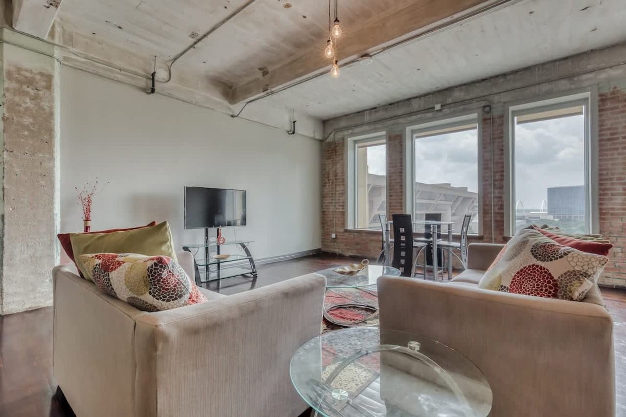 500 S Ervay St #1297784P - Photo 2 of 36