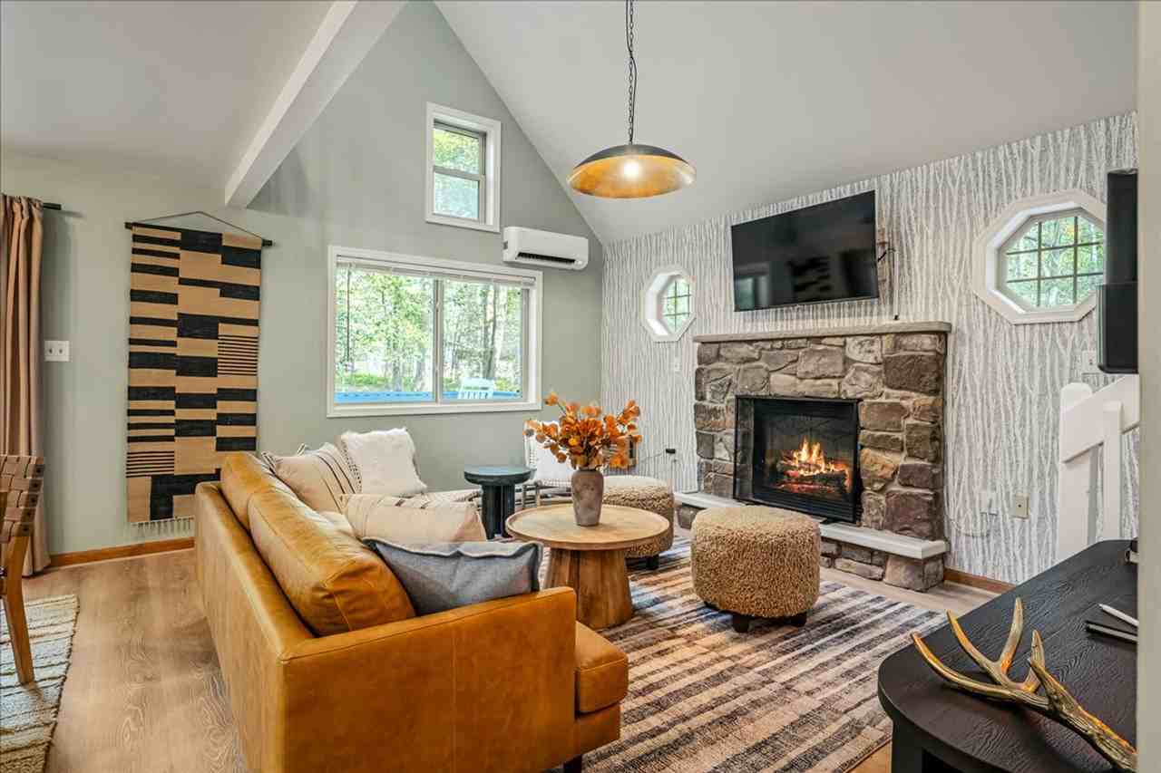 109 109 Rising Sun Court #1302874P - Photo 2 of 50