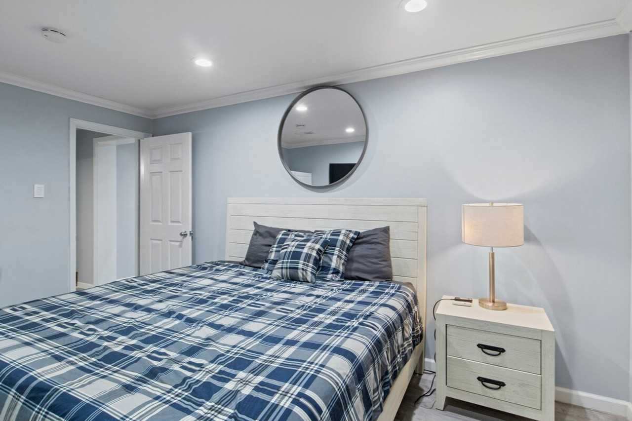 229 S Peters Rd #1312615P - Photo 2 of 14