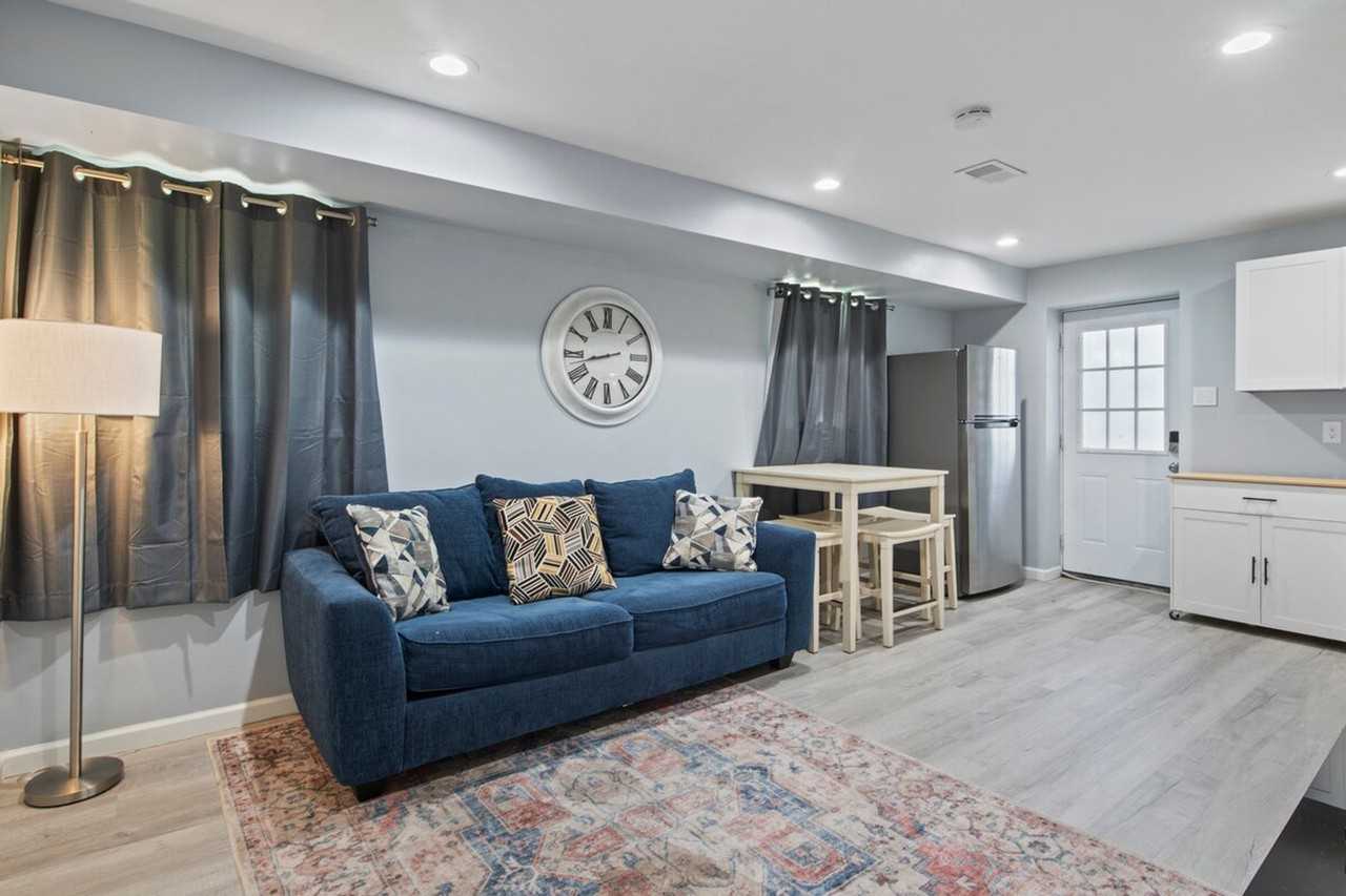 229 S Peters Rd #1312615P - Photo 3 of 14