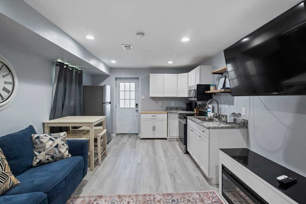 229 S Peters Rd #1312615P - Photo 5 of 14