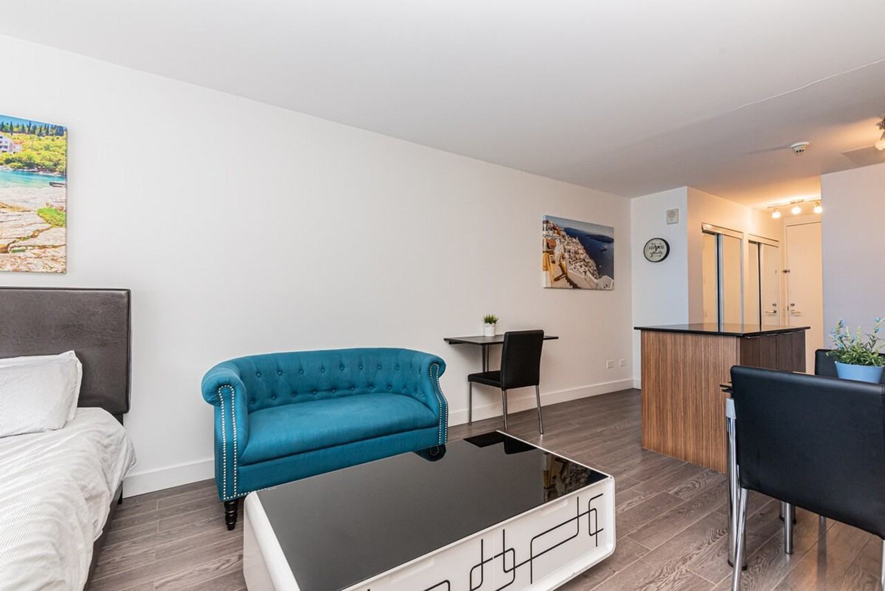 3527 Rue De La Montagne #1261783P - Photo 3 of 21