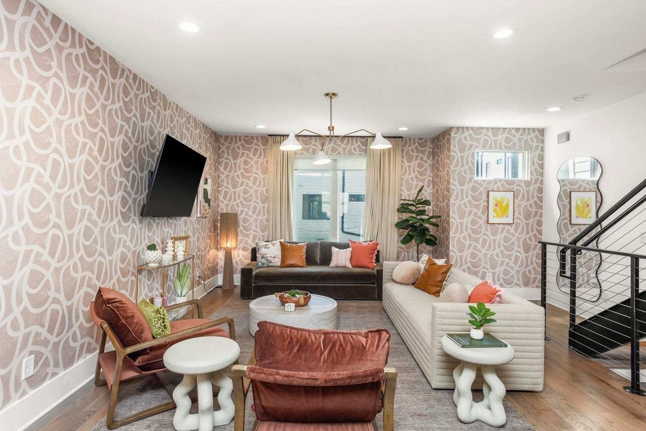 774 E Argyle Ave #1312370P - Photo 3 of 47