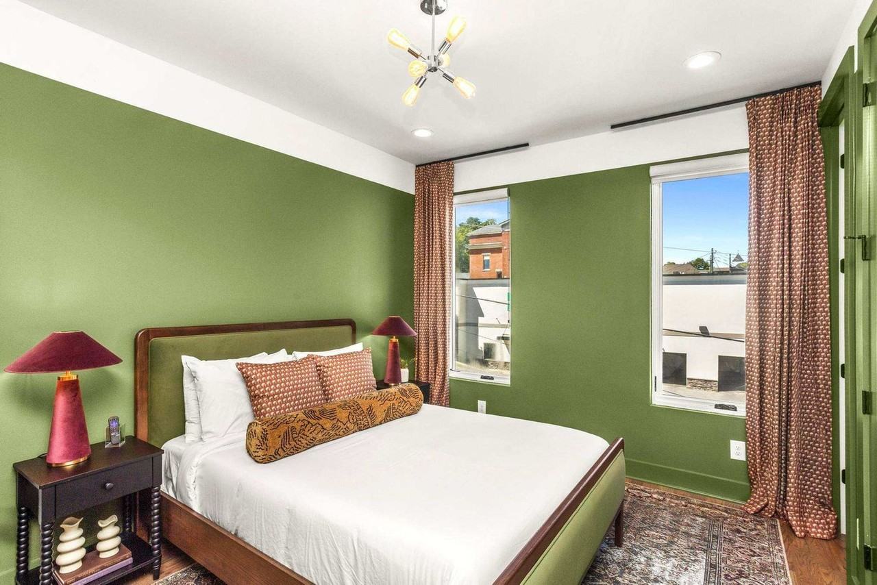 774 E Argyle Ave #1312370P - Photo 4 of 47