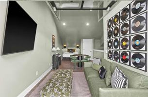 featured image of 772 E Argyle Ave