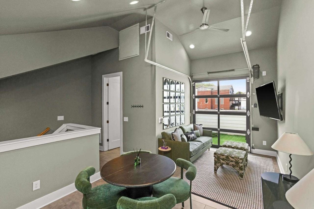 772 E Argyle Ave #1312337P - Photo 2 of 50