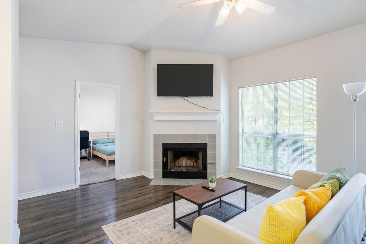 1005 W 23rd St #1318654P - Photo 6 of 28