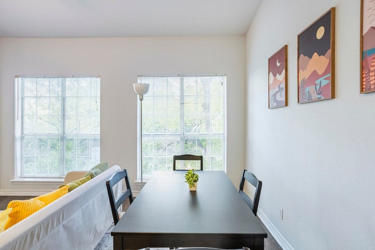 1005 W 23rd St #1318654P - Photo 3 of 28