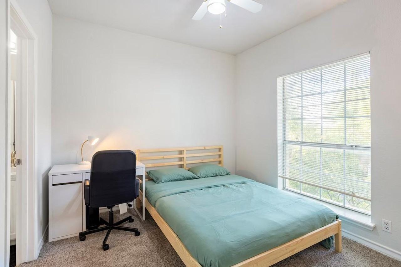 1005 W 23rd St #1318654P - Photo 7 of 28