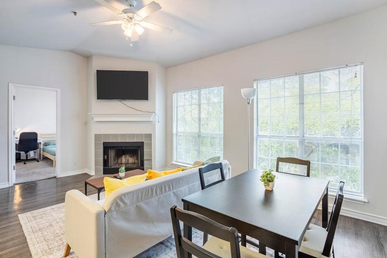 1005 W 23rd St #1318654P - Photo 2 of 28