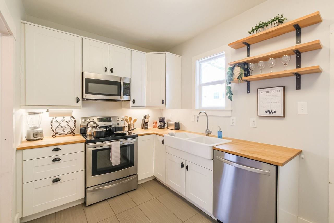 207 Lindale St #1316403P - Photo 2 of 25