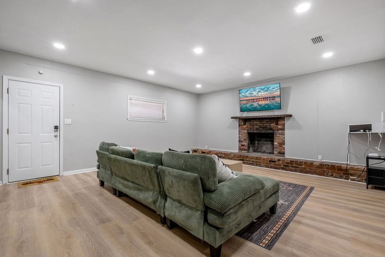 218 Cactus St #1319918P - Photo 4 of 50