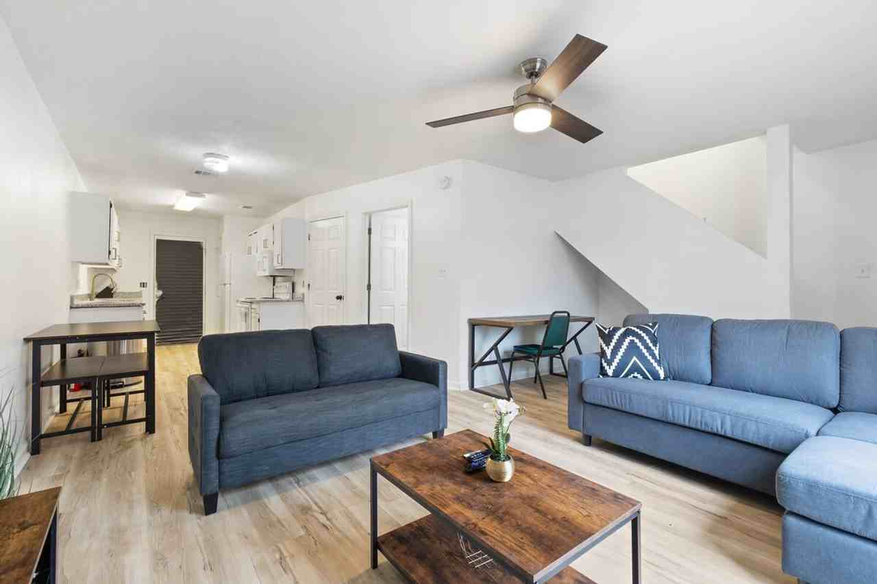 1308 W Brevard St #1319915P - Photo 2 of 36