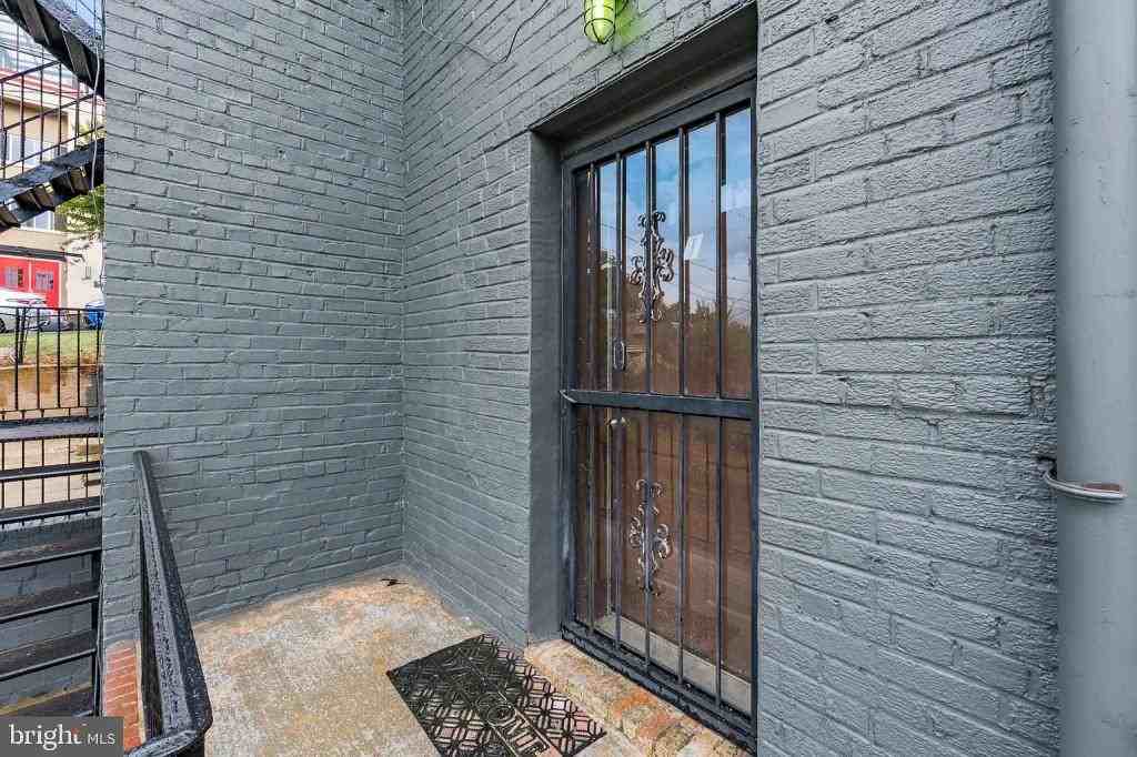 2834 R St Se - Photo 2 of 21