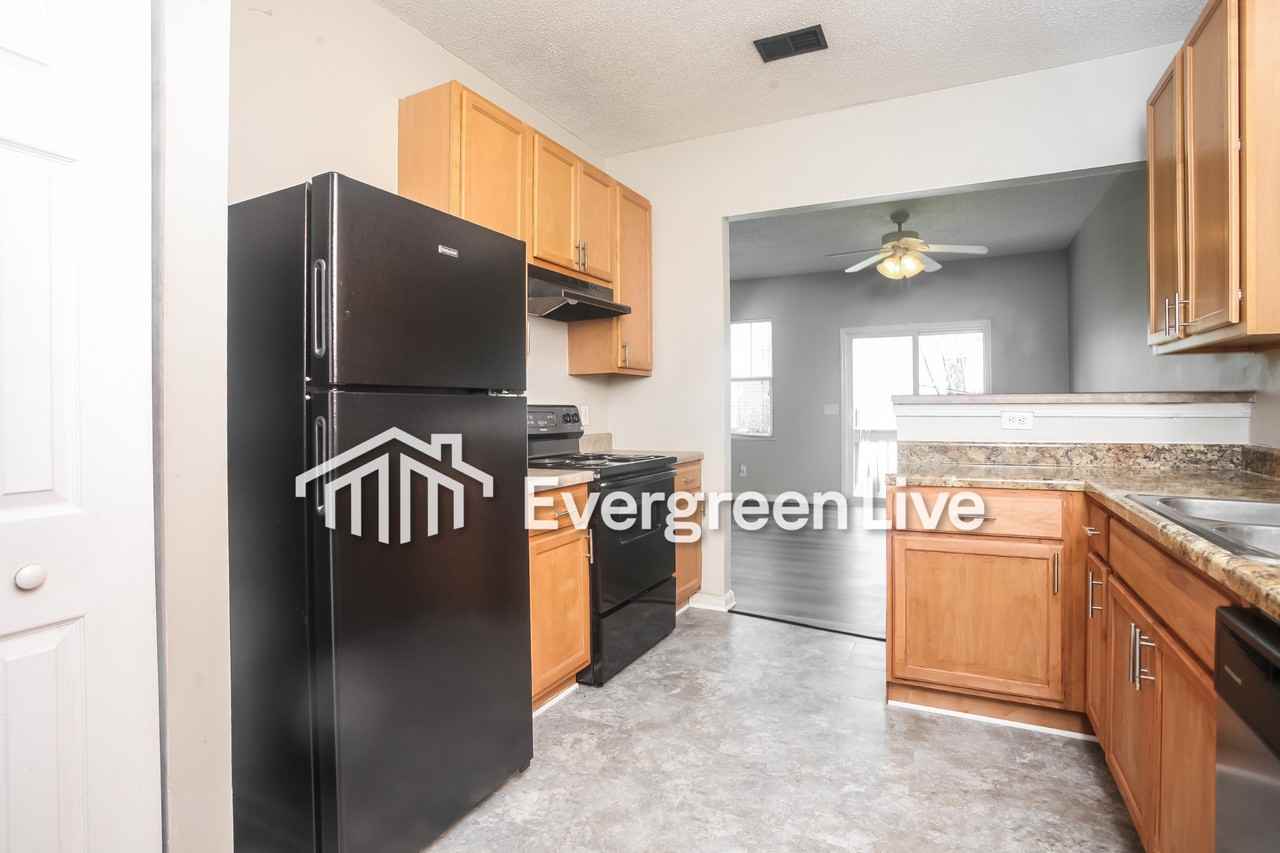 303 Bassett Loop - Photo 7 of 15