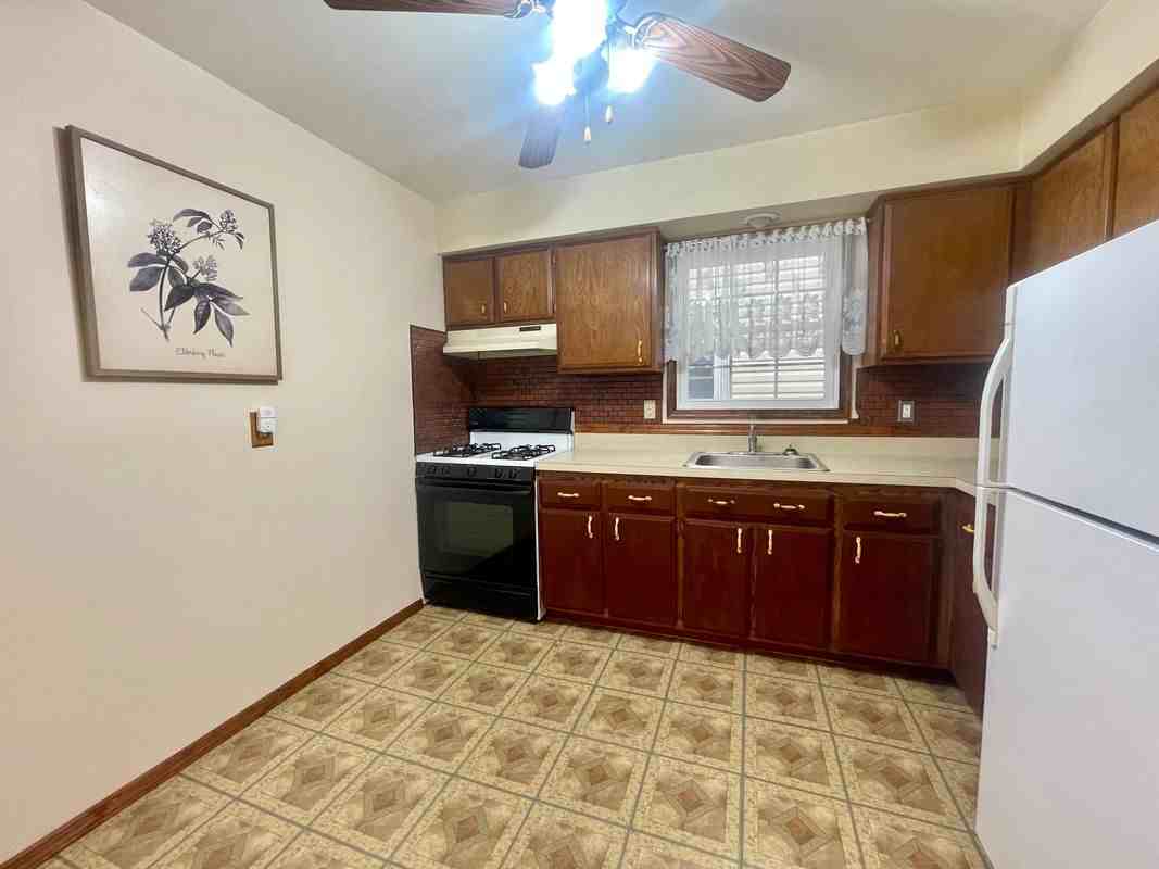 57 Isabella Ave ##1 - Photo 5 of 13