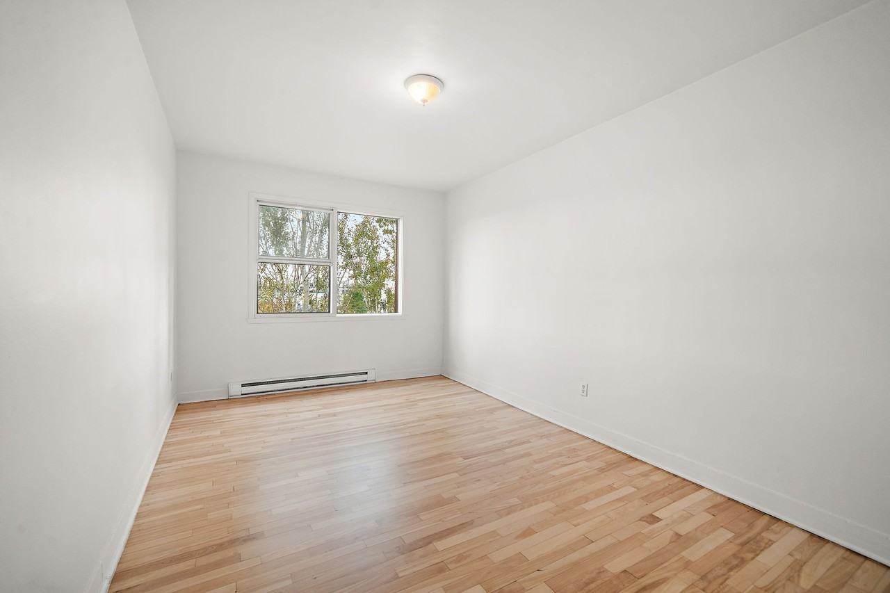 9265 Rue Airlie - Photo 8