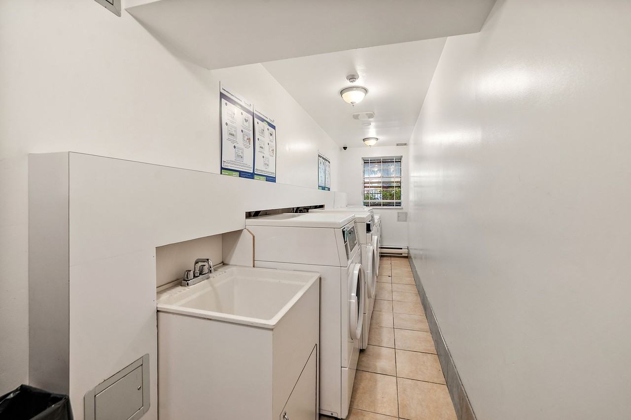 9265 Rue Airlie - Photo 18