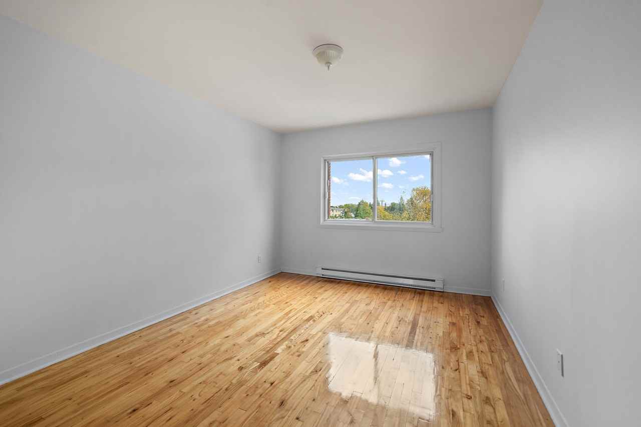 730 30e Avenue #406 - Photo 7 of 19