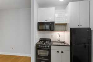 featured image of 6019 N Winthrop Ave